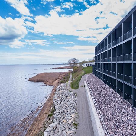 Terrace Bay Hotel - Lakefront Escanaba Exterior photo